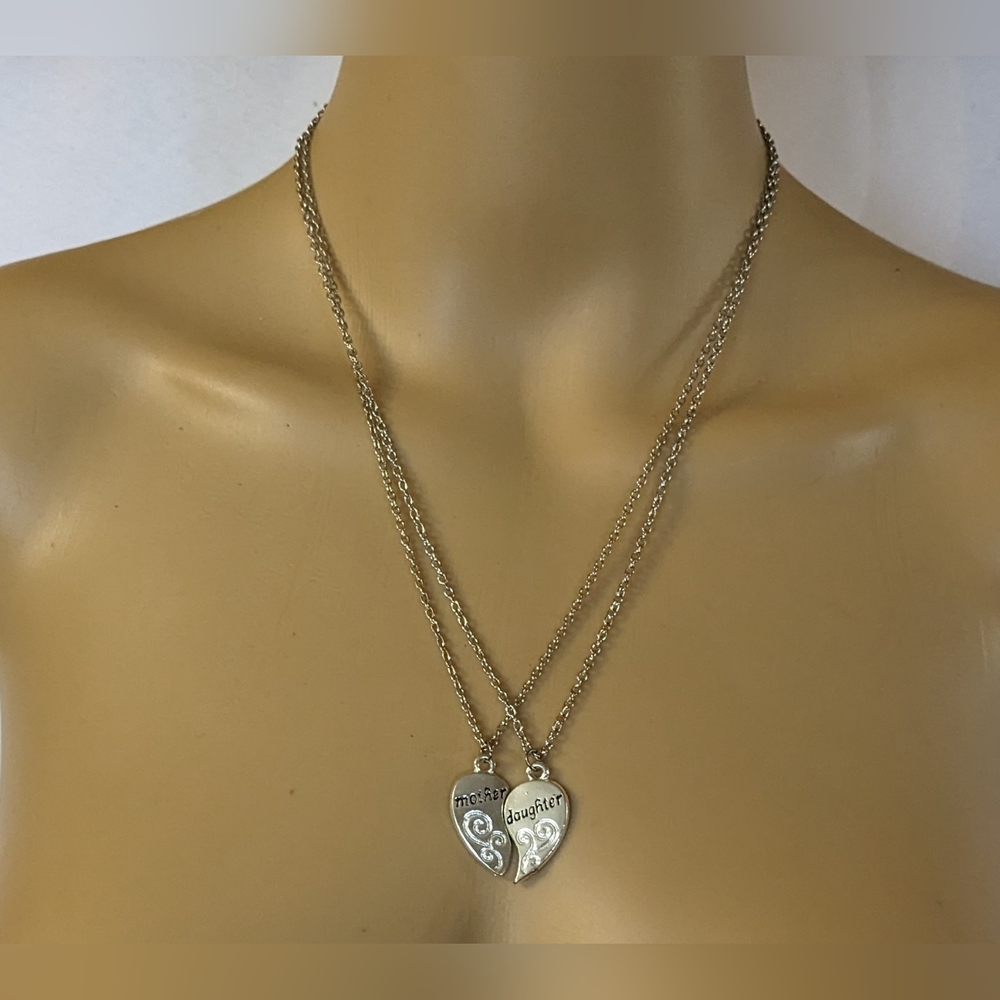 Mother & Daughter Matching Heart Necklace Set – Silver Tone Split Pendant, T5B4I